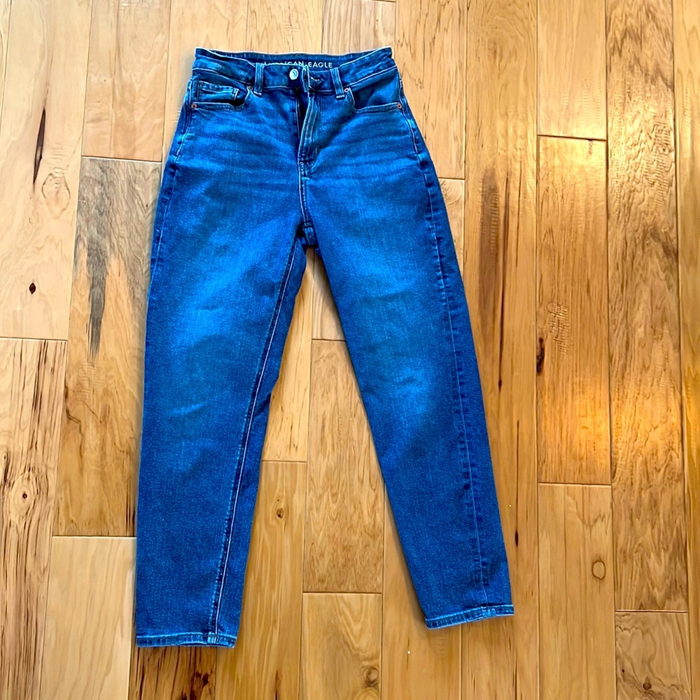 American Eagles Mom Jeans
